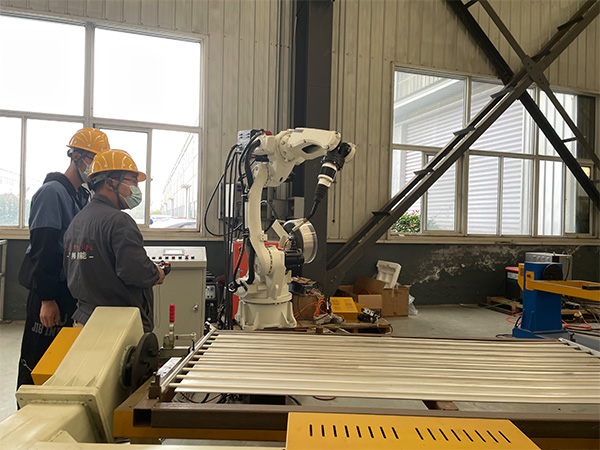 焊接機器人廠家可以提供教學嗎？